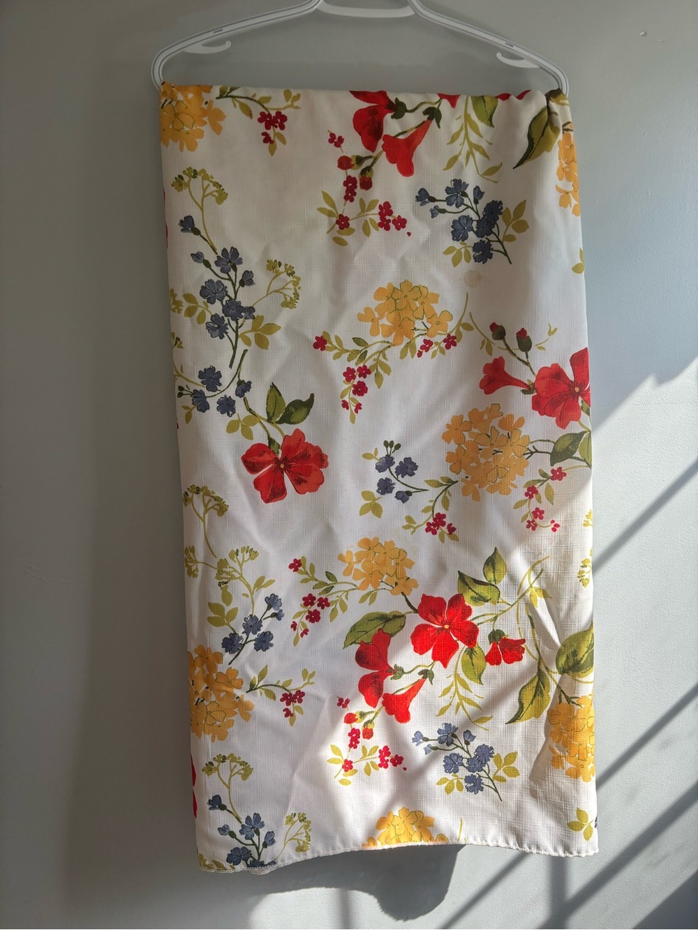 White tablecloth with Red & Yellow Floral Print